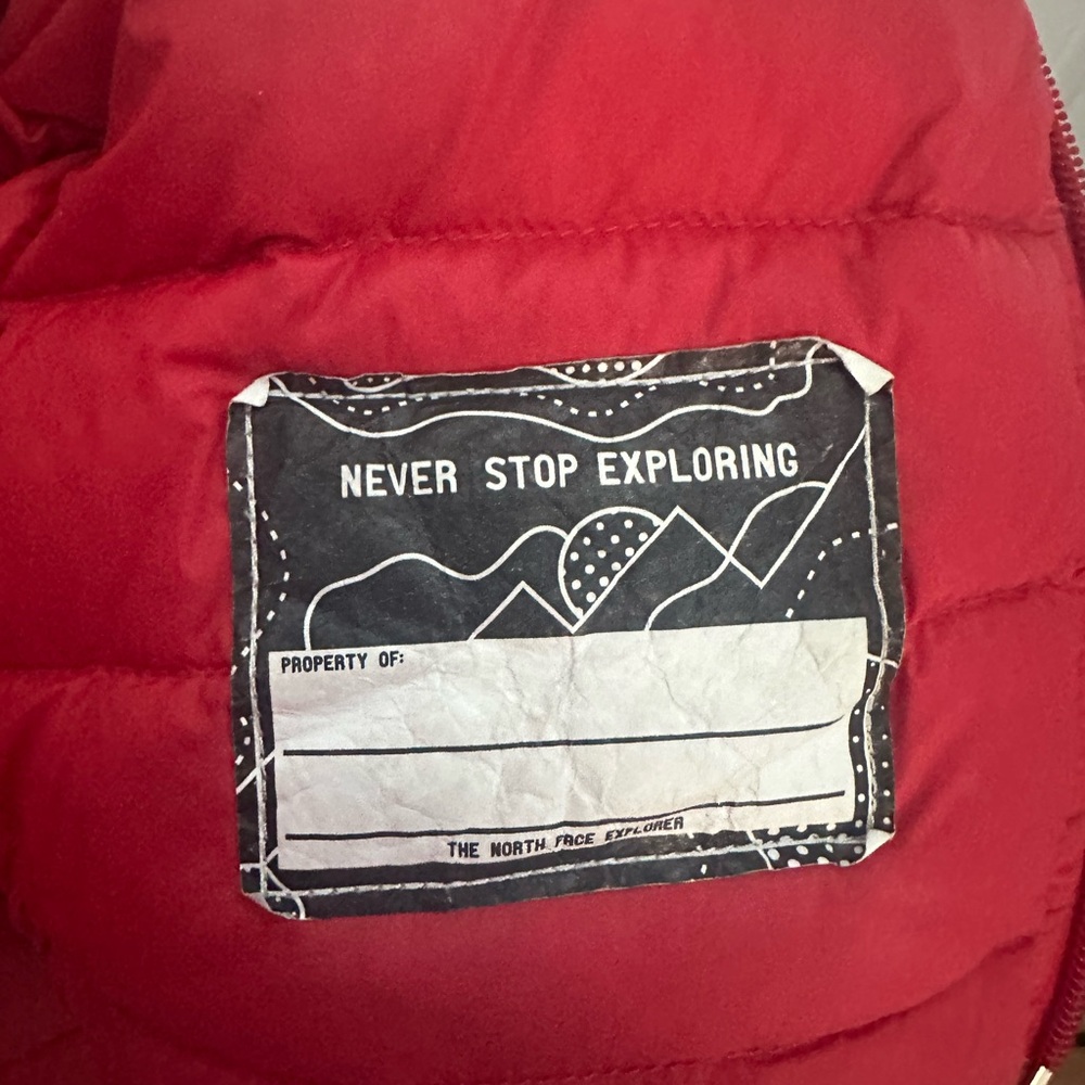 The North Face Red Puffer Jacket kids size M - Picture 4 of 12